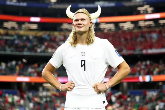 Kimmick86's tweet photo. Haaland’s basically the soccer version of Josh Allen. Just a big lumbering golden retriever that makes obscene amounts of highlight-reel plays https://t.co/pDGjrWFHg8