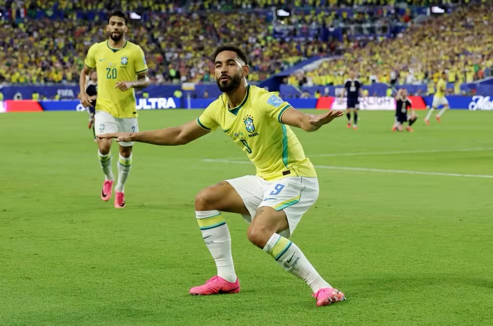ironicosbaixada's tweet photo. Agora que o Brasil já foi eliminado posso falar

Essa comemoração é uma merda, e me causa vergonha, uma das comemorações mais imbecis https://t.co/cZnkSlzxhj