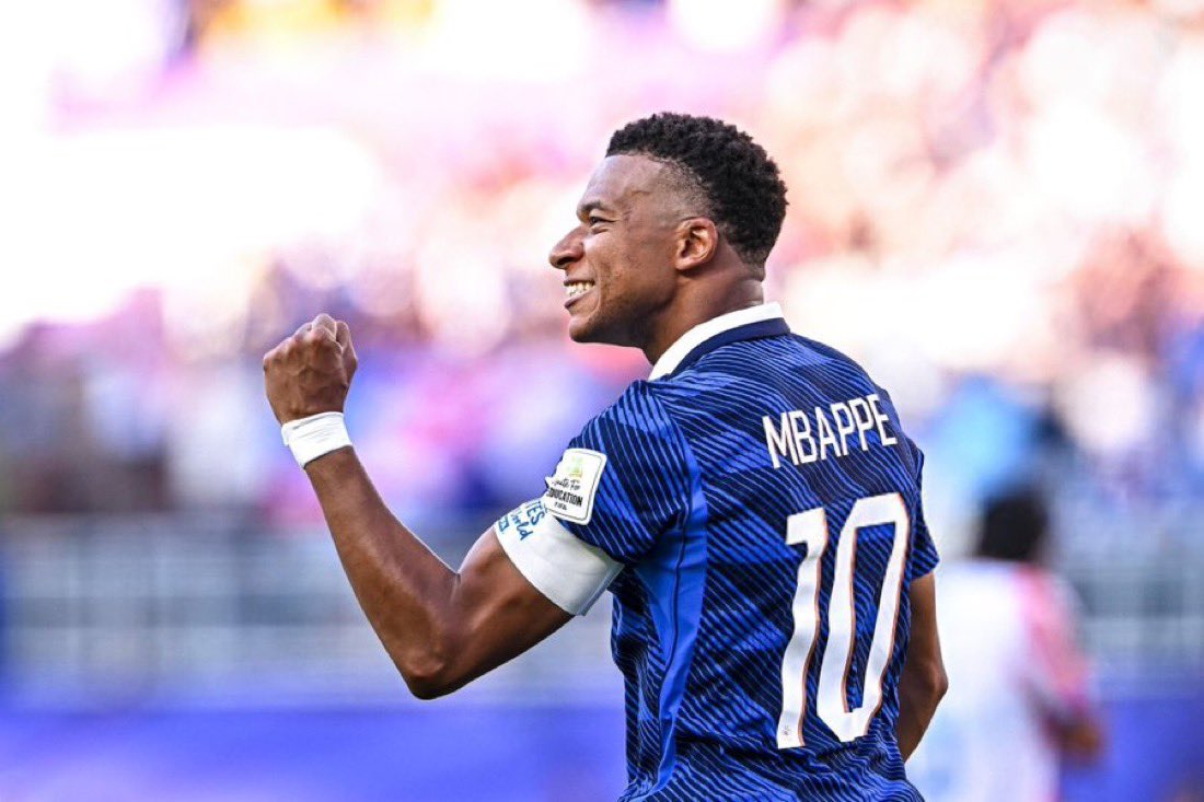 futtmais's tweet photo. 20 gols em 20 jogos de Copa do Mundo para o Mbappe.

A nova geração do futebol tem dono. Impressiona demais o que esse cara tem feito nessa Copa. 

Grande jogador. Não tem jeito, tem que aturar. https://t.co/MQ3HWWvZeV