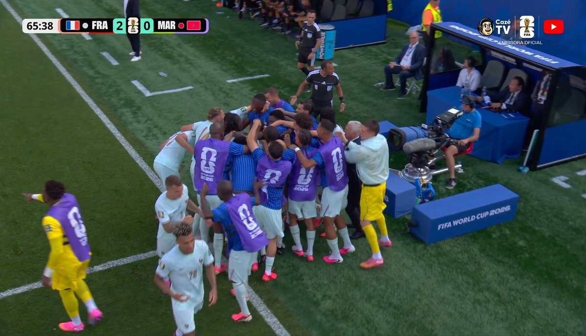 vittorocriador's tweet photo. Opinião: essa seleção francesa vai ficar marcada na história das copas igual o Brasil de 70 https://t.co/tiGnwVy4qo