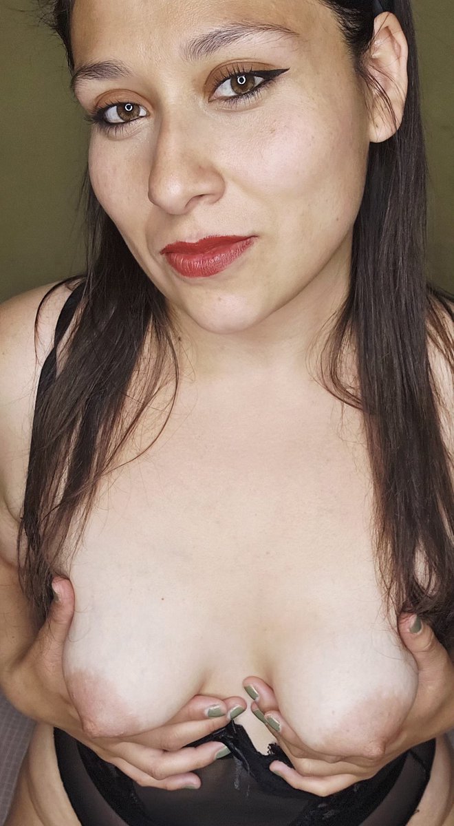 AlexShyLove's tweet photo. @KingDrue23 I dont drink, so here you are 
#OF #onlyfans #OFcreator #NSFW
https://t.co/kVcQnOY1ID https://t.co/TtKy4j8Yk0