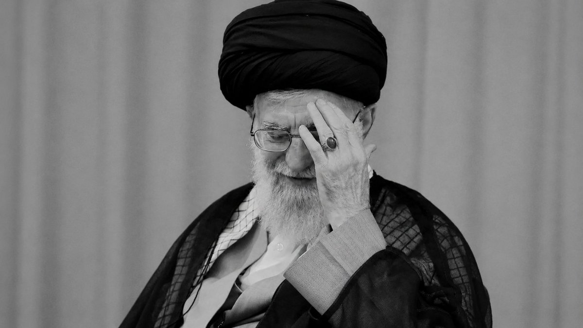 b9aneen's tweet photo. وَداعًا سَيِّدَنا
وجزاكَ اللهُ عن أُمَّةِ رسولِ اللهِ خيرَ الجزاءِ
إنّا على العهدِ باقون 💛 https://t.co/UcL10lRAhp
