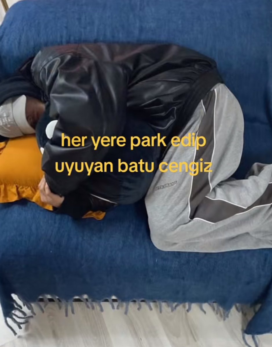 kapfola's tweet photo. Her yere park edip uyuyanan batu atıp ben de uyumaya kaçıyorum https://t.co/1v9ii7jqOv