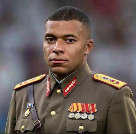 itspaliss's tweet photo. @TouchlineX mbappe watching dembele scores https://t.co/Ic9LQ73Lkl