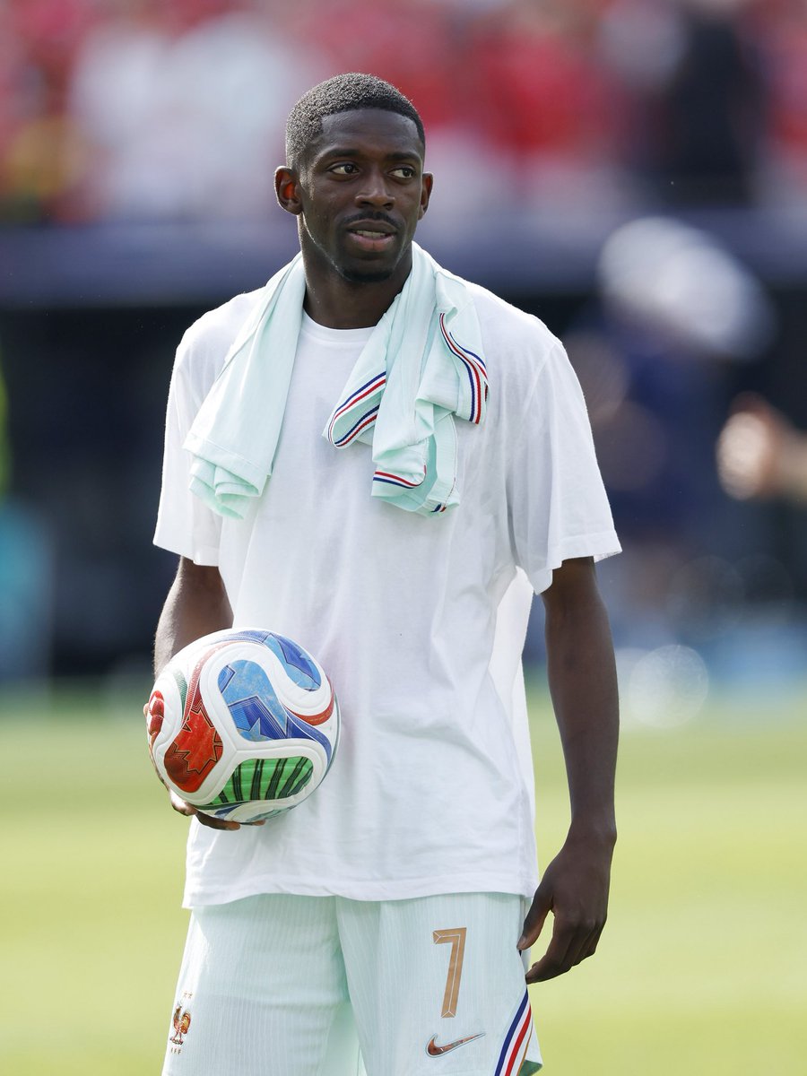 ActuFoot_'s tweet photo. 🚨 LA COUPE DU MONDE 🌎 D'OUSMANE DEMBÉLÉ 🇫🇷 :

⚽️⚽️⚽️⚽️⚽️ 5 BUTS
🎯 2 PASSES DÉCISIVES

LE BALLON D'OR. 🌕 https://t.co/lOMNNTgO0U