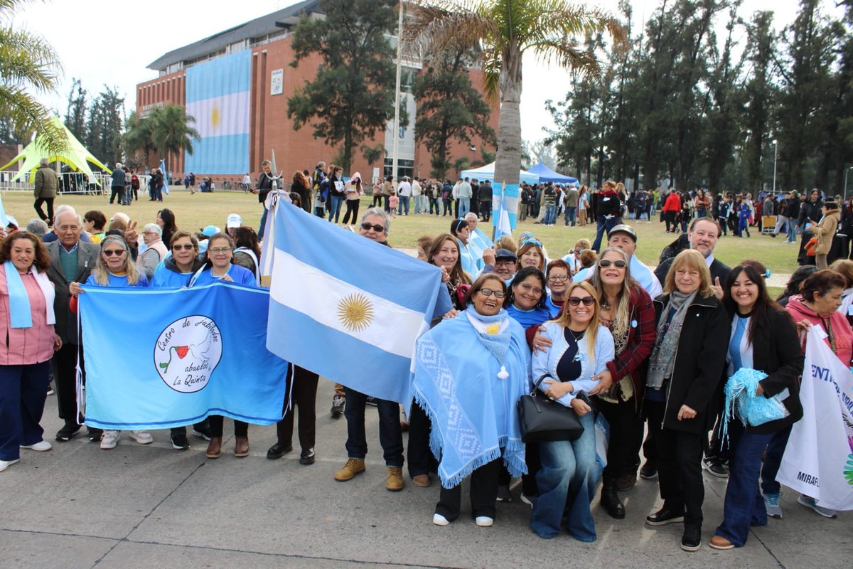 ElyFarese's tweet photo. 🇦🇷 🇦🇷

Celebramos un nuevo aniversario de la declaración de la #Independencia en las Inmediaciones del Palacio Municipal de #MalvinasArgentinas. https://t.co/3dJiqC0Nz4