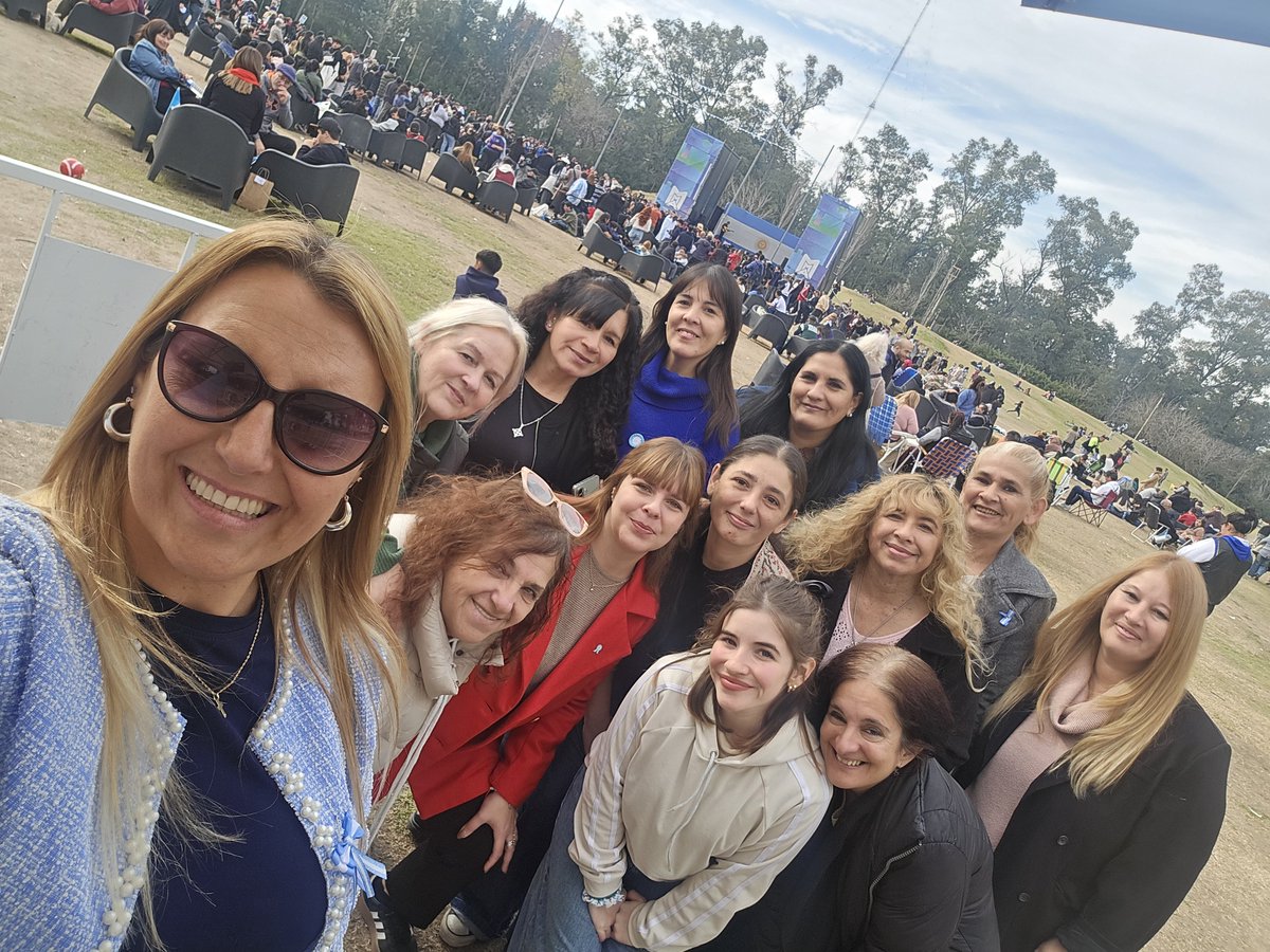 ElyFarese's tweet photo. 🇦🇷 🇦🇷

Celebramos un nuevo aniversario de la declaración de la #Independencia en las Inmediaciones del Palacio Municipal de #MalvinasArgentinas. https://t.co/3dJiqC0Nz4