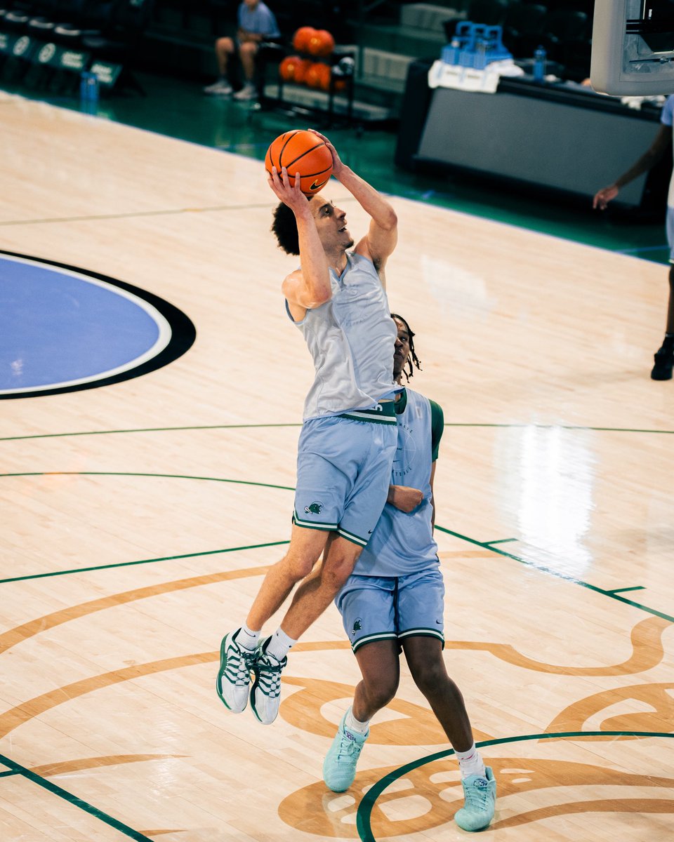 GreenWaveMBB's tweet photo. Thursday hoops💪

#RollWave🌊 https://t.co/4zR9E2mFoR