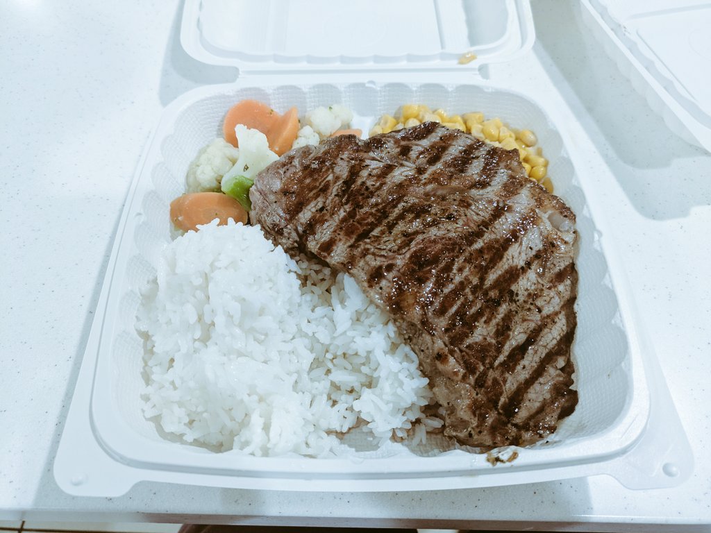zane_722's tweet photo. 4200円の飯は美味い https://t.co/yPgKYWuuZE