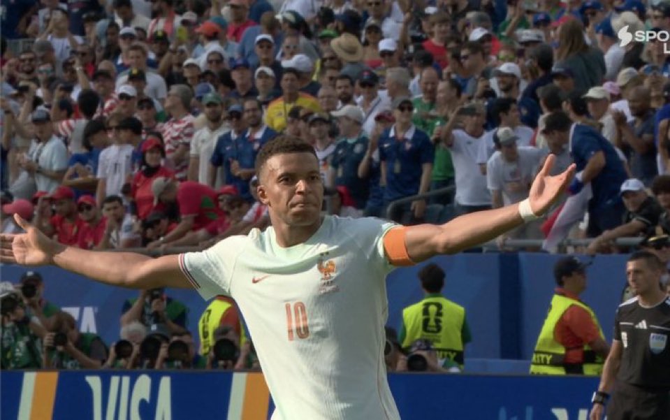 unmagnetism's tweet photo. mbappe 8 gol 3 assist 
ngeri ni pemain asli🔥🔥🔥 https://t.co/eCs68gtFrV