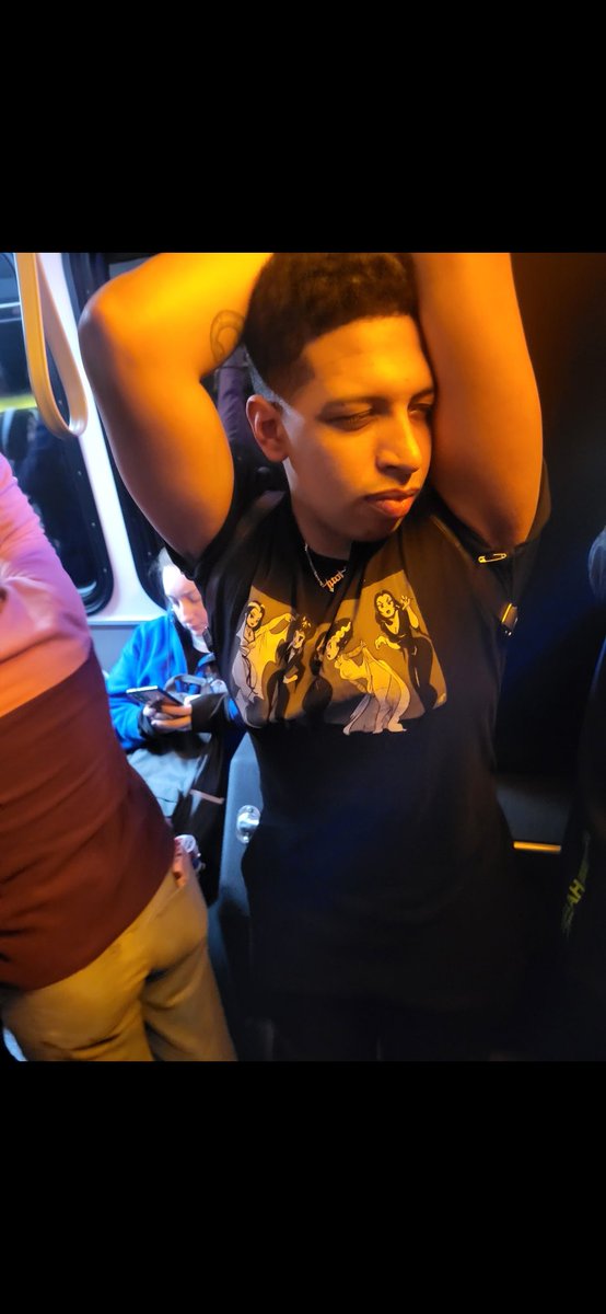 DevinSkirata's tweet photo. @sgtmadnesss I WORE THIS SHIRT TO UNIVERSAL 

Rip didn't take a good photo to show it off https://t.co/SRnc4LJmME