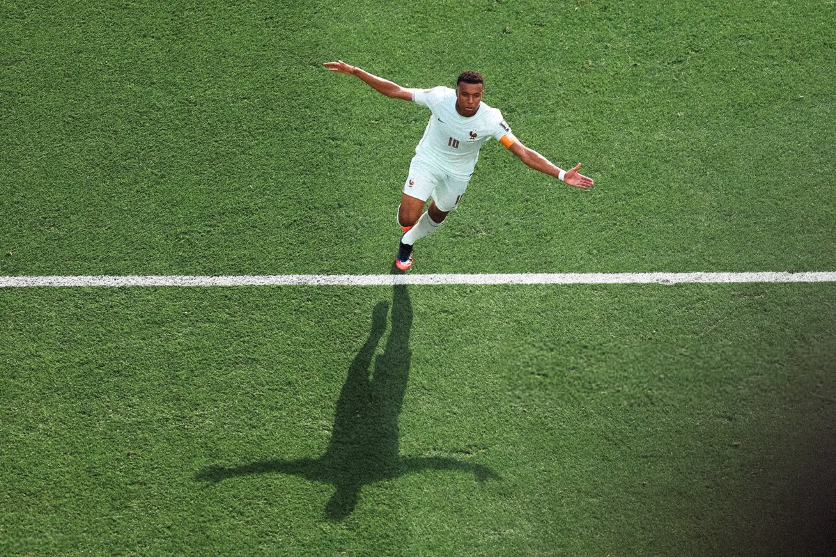 IBZBLUE's tweet photo. Kylian Mbappe 😮‍💨🇫🇷⚡️ https://t.co/C3Q2YM0FdV