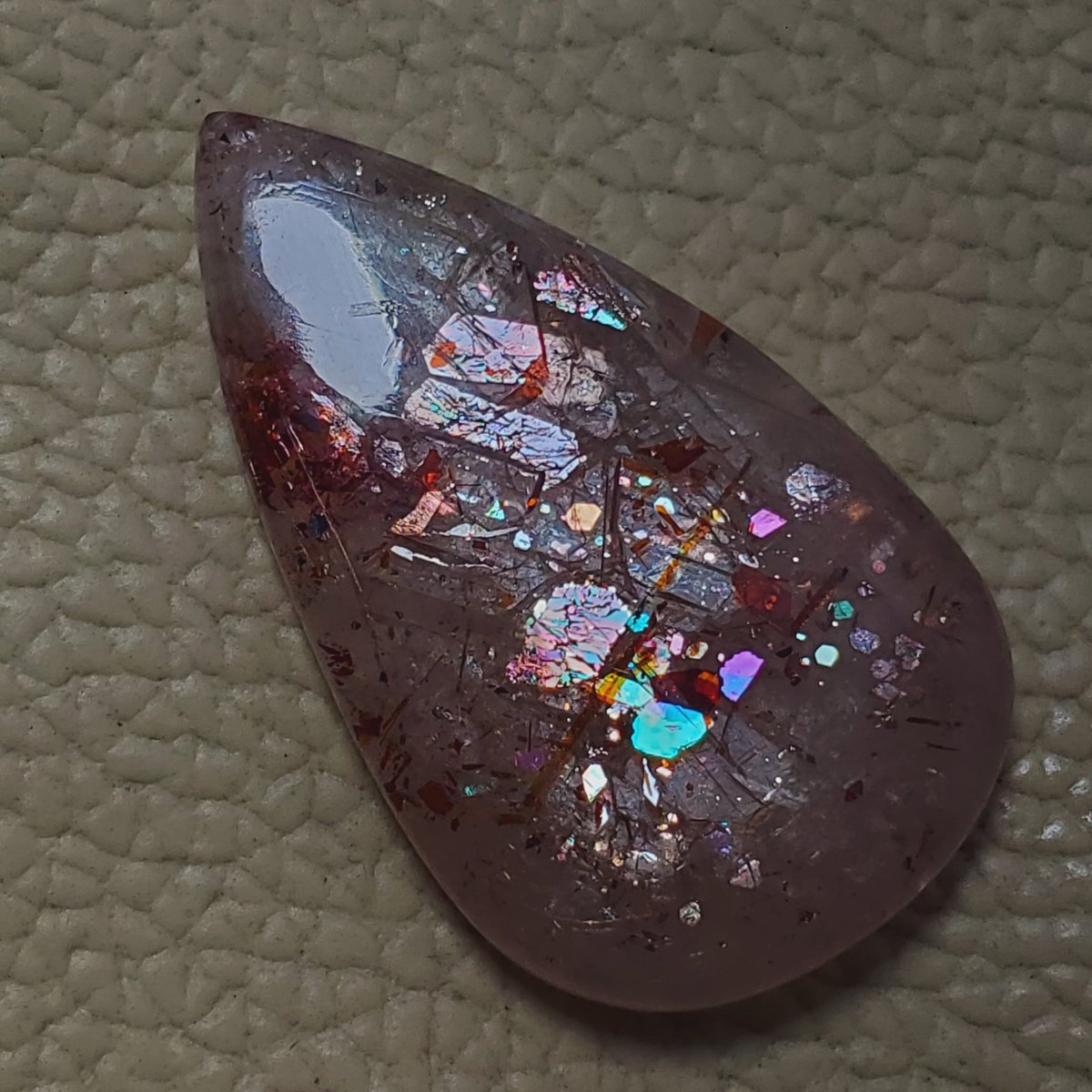 mudassirof32069's tweet photo. Best and Unique Quality Confetti sunstone from Tanzania Mines Check New listing in my Etsy Shop https://t.co/01bPXtAuuT
#confettisunstone #sunstone #Tanzania #feldspar #moonstone 
#rainbowsunstone #iolite #iolitesunstone https://t.co/z3RHrKayKv