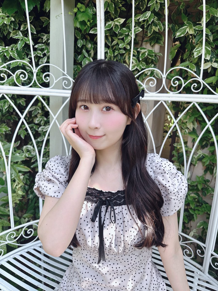 SKE48rkpmtm's tweet photo. #SKE48 #井上瑠夏
るーさんのSHOWROOM配信のお話

🏥 怪我の状況と診断結果
発生状況: 7月5日のサマーツアー名古屋夜公演の終盤に足を痛め、立てない状態となり終演後に車椅子で救急で病院へ

後日MRI検査を受けた結果、半月板の炎症、水が溜まっている状態と診断

現在
 骨折や靭帯の断裂はなく、手術の必要はない。
ゆっくりであれば自力で歩ける状態まで回復
足以外は非常に元気です。

🗓 今後の活動・スケジュールについて
激しい運動やダンスはドクターストップ

休演する公演
7月11日：「制服の芽」公演
7月18日：「シアターの女神」公演

出演・実施するお仕事
7月10日：21:45〜：8期生からのお知らせ配信
7月19日：お昼のトークイベント

調整中のスケジュール:
7月20日：サマーツアー札幌公演（今後の診察やリハビリの状況を見て判断）
来月：8期生10周年コンサート

「自分が今出せる、無理のない全力」を届けていく

大変な中で配信で伝えてくれました
今はとにかく足を休めることを最優先にしてほしいですね
お大事になさってください。