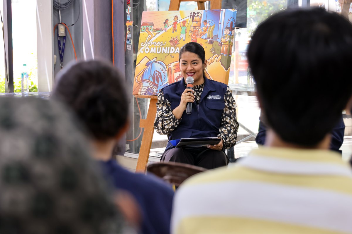 ACNURElSalvador's tweet photo. El encuentro contó con la participación de autoridades de @TejidoSocialSv y @cancilleriasv, academia, juventudes y comunidad.

🎨 La exposición, creada junto a estudiantes de la @UJMD_sv, estará disponible en #CUBOZacamil del 9 al 16 de julio. https://t.co/0U6ev6mtAC