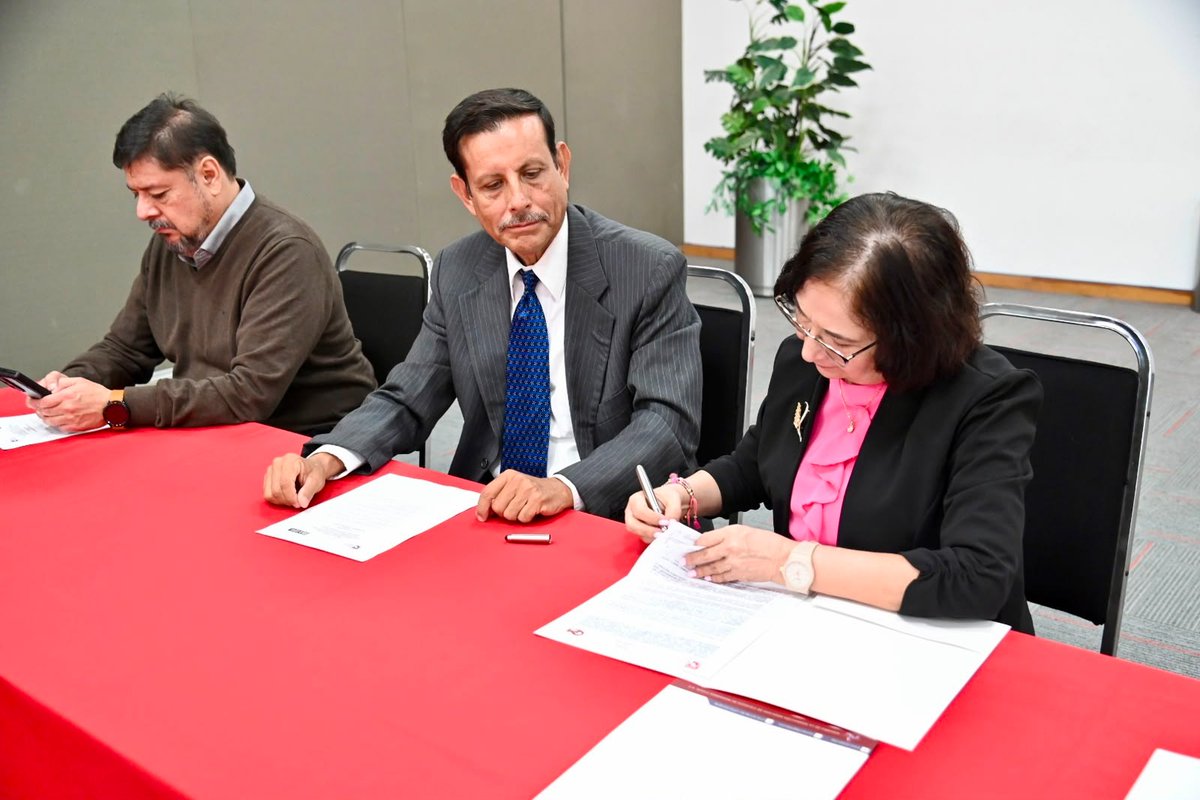CICMoficial's tweet photo. 🤝El CICM fortalece la colaboración institucional.
El Ing. J. Jesús Campos López, Presidente del
CICM, suscribió convenios de colaboración con @AMAACmx, el @CICMorelos y el IMAT.
Con estas alianzas, el CICM reafirma su compromiso con el fortalecimiento de la ingeniería civil https://t.co/muhUvoKtou