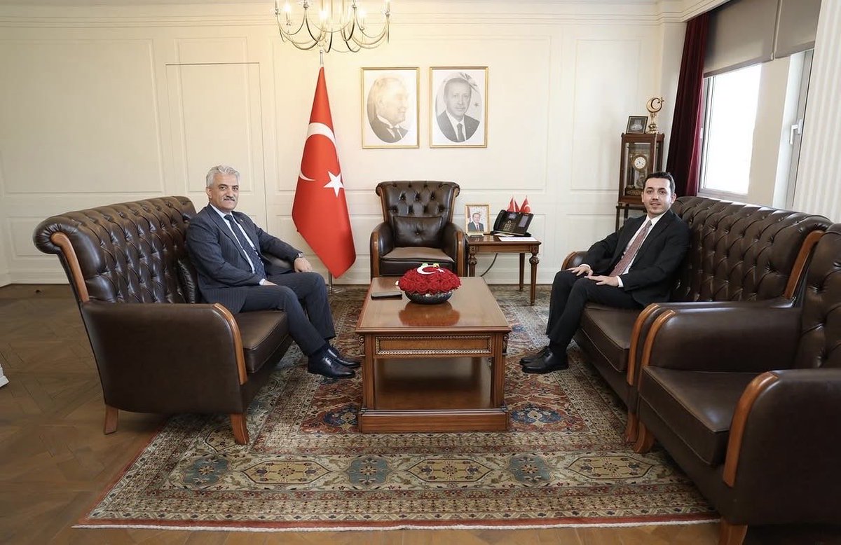 HmbPERGEN's tweet photo. Personel Genel Müdürümüz Sayın Fatih ALTINKAYIK, Düzce Valisi Sayın Mehmet MAKAS’ı makamında ziyaret etti. Sayın Valimize misafirperverlikleri ve ilgileri için teşekkür eder, şükranlarımızı sunarız.
@HmbPERGEN https://t.co/NWtuoNBlmE