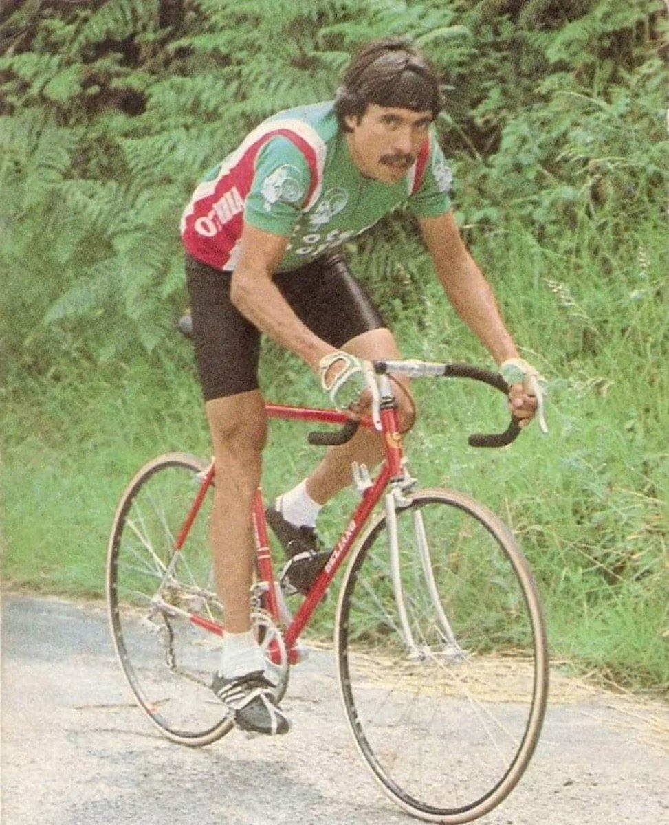 Melquisedec70's tweet photo. Ha muerto el más grande ganador de la Vuelta a Colombia (6) y del Clásico RCN, Rafael Antonio Niño, y el primero que ganó el mismo año (1970) la Vuelta de la Juventud y Vuelta a Colombia.
Tenía 76 años de edad, nacido en Cucaita, Boyacá. Corrió en 1974 en el Jolly Ceramica de Italia.
Fue técnico de Café de Colombia en los años 80 en Europa.