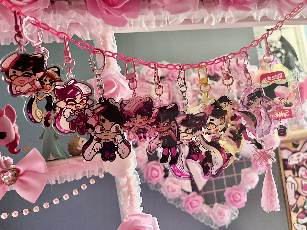 yuinendroid's tweet photo. my collection grows https://t.co/0nsZuMlGVS