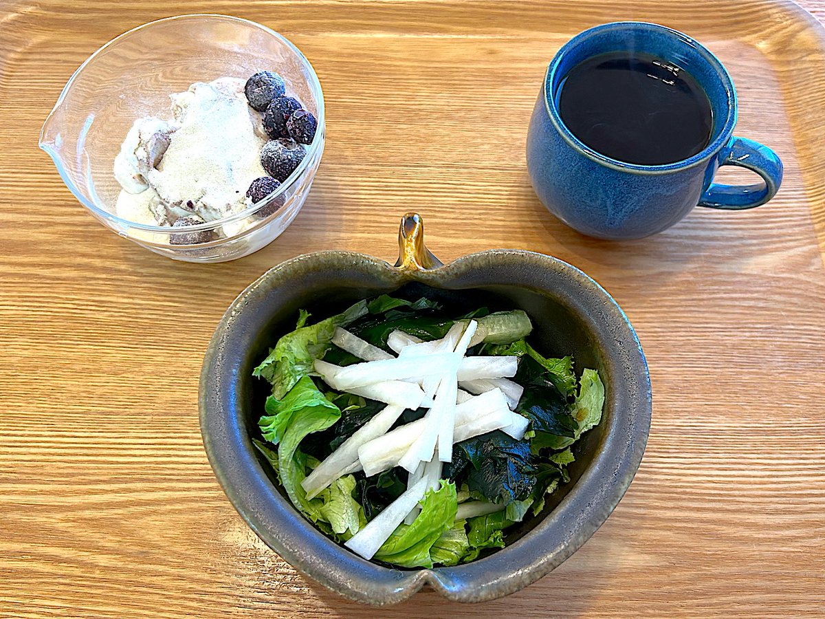mika70137460's tweet photo. 朝ごはん🥬🥣☕️ https://t.co/9k4WlMMUql