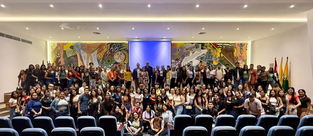 ces_ec's tweet photo. ➡️ La Dra. Carmita Álvarez, consejera académica del CES, participó en el conversatorio titulado: “Praxis Solidaria y Bienestar Común”. Este evento académico fue organizado y desarrollado por la Universidad Técnica de Manabí - @UTMManabi. https://t.co/pzSWfP6Asw