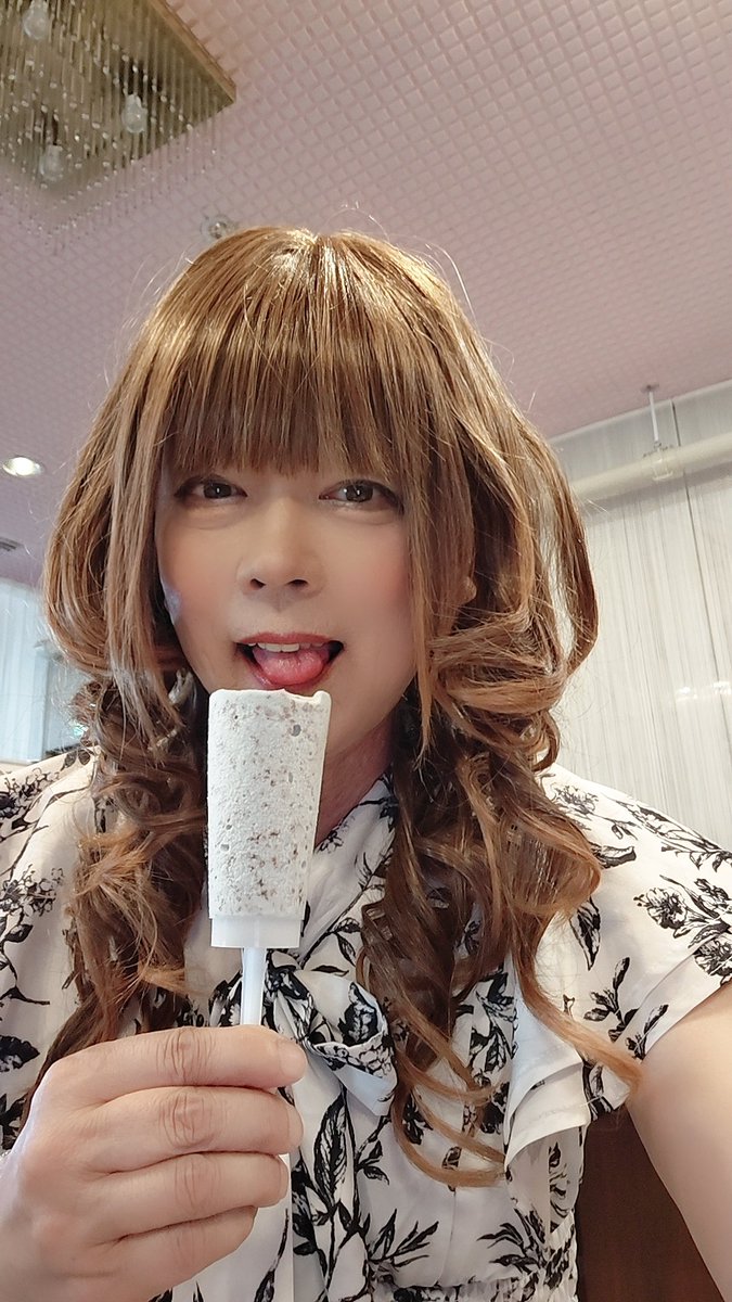 4cznoy's tweet photo. あづい💦
17になったら…
セブンティーンアイス🍦
(  -_・)? https://t.co/wHStTal292
