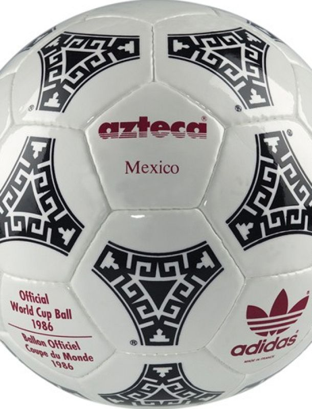 futbolretroes's tweet photo. ¿Os parece este balón uno de los 5 mejores de la historia? https://t.co/hPfsJRVEf7
