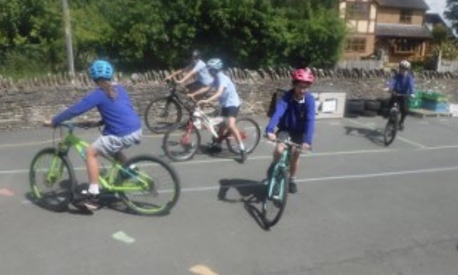 StottesdonCofE's tweet photo. Year 6 took part in cycle training free of charge via Bikeability. They thoroughly enjoyed the training and gained some valuable skills. https://t.co/bw3uszEfqa