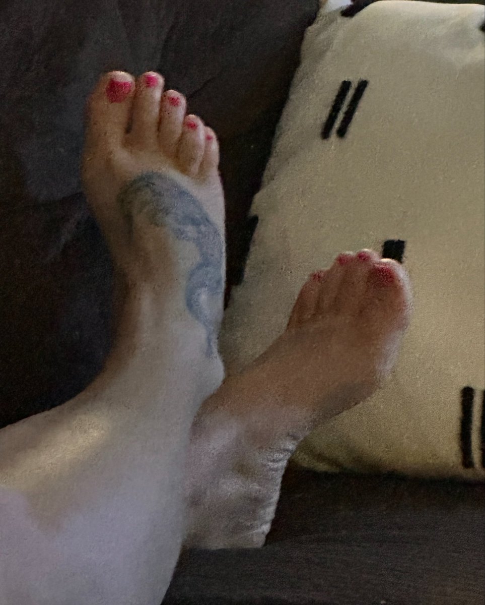 Secretsinnerz's tweet photo. Gotta love them cute toes! #feet #cutetoes #soles https://t.co/LY7ZKYPJNW