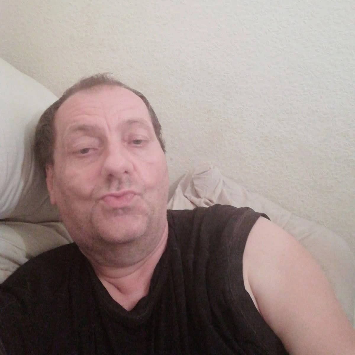 jcb_sas22's tweet photo. @iamsandrasayer Hi honey I'm jeff single https://t.co/XJaFsUNRNm