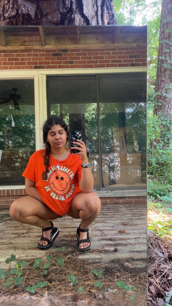 CosmicKarma__'s tweet photo. oh nothing just cleaning my car in platform Tevas 🩴 in 95°F weather 🖤🧡 https://t.co/mBpFGKcUsQ