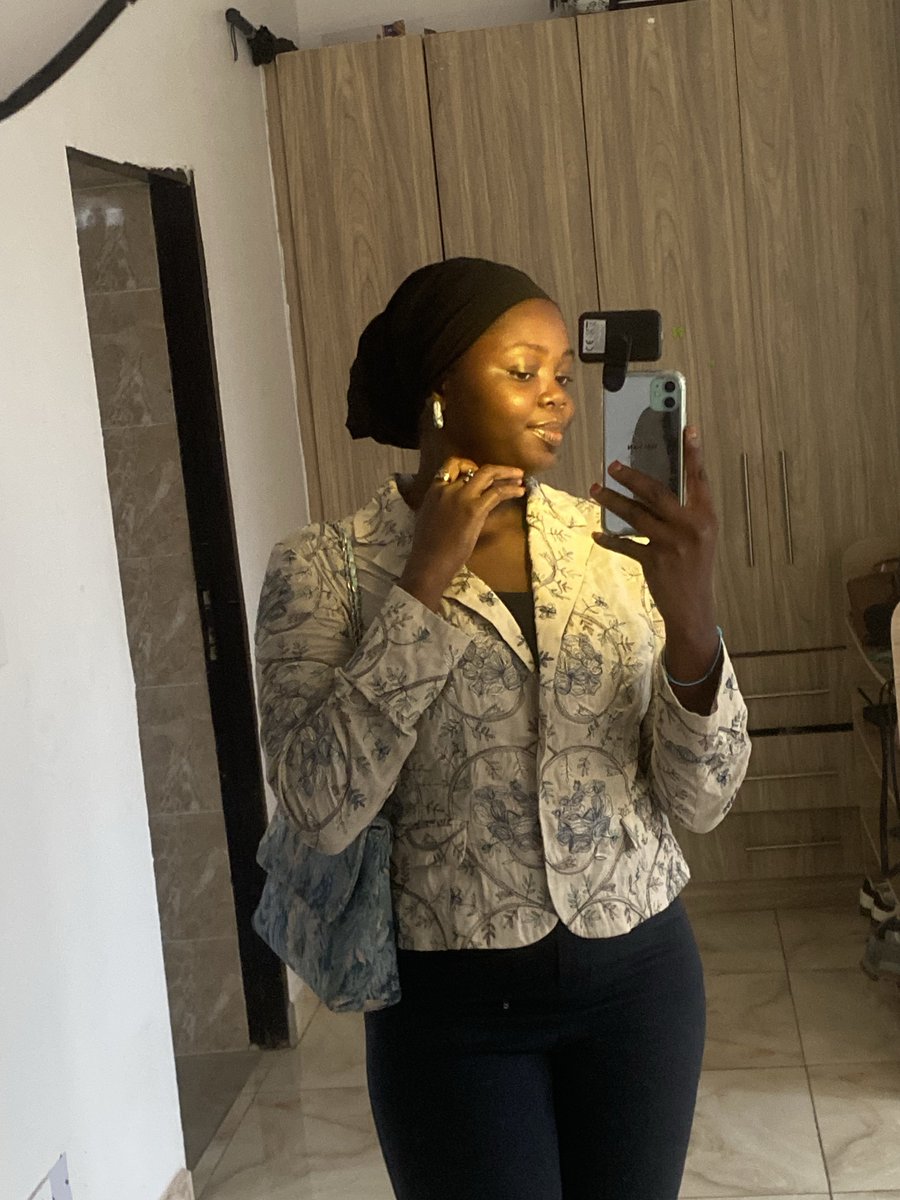 gmohjoke's tweet photo. I can switch from corporate babe to Alhaja to full time gangster in 0.2 seconds. The range is actually concerning😂 https://t.co/SK37CHTAuj