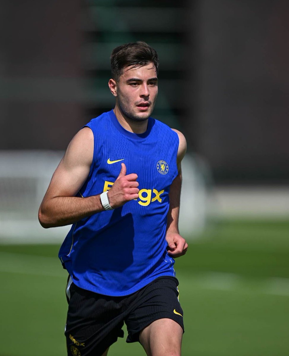 Blue_Footy's tweet photo. Anselmino has also returned to training. Please, stay fit. https://t.co/ooBWfgy7aD