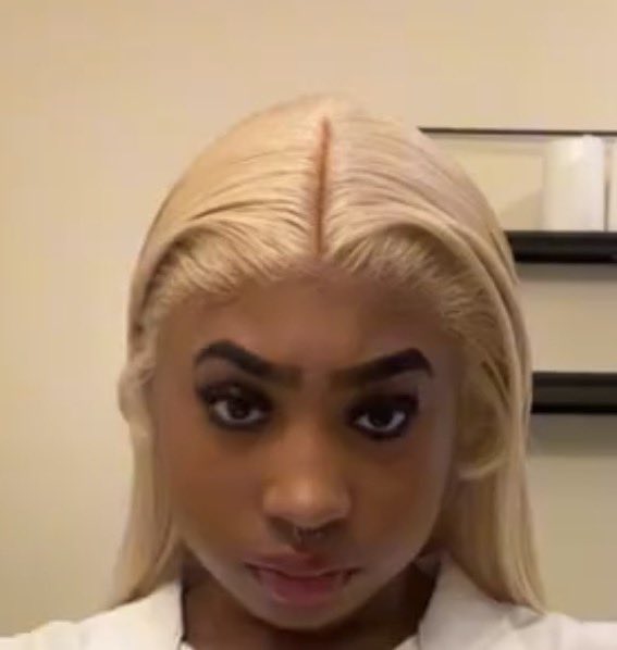 ICYBACARBIE's tweet photo. trim was caught shading herself https://t.co/MX3dDGUM5H