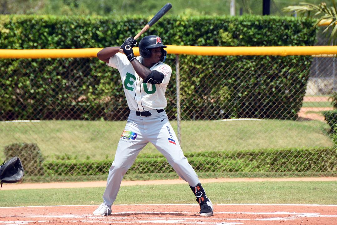 EOBASEBALLCLUB's tweet photo. Marco Luciano (YANQUIS) tuvo ayer su 3er. JJ de 2 H en lo que va de julio (6 JJ), en AAA. Luciano (.290-15-40 entre AA y AAA) bateó de 4-2. Este mes lleva de 24-7 (.292), con 2 HR y 5 CE. https://t.co/hQHOj3uev5