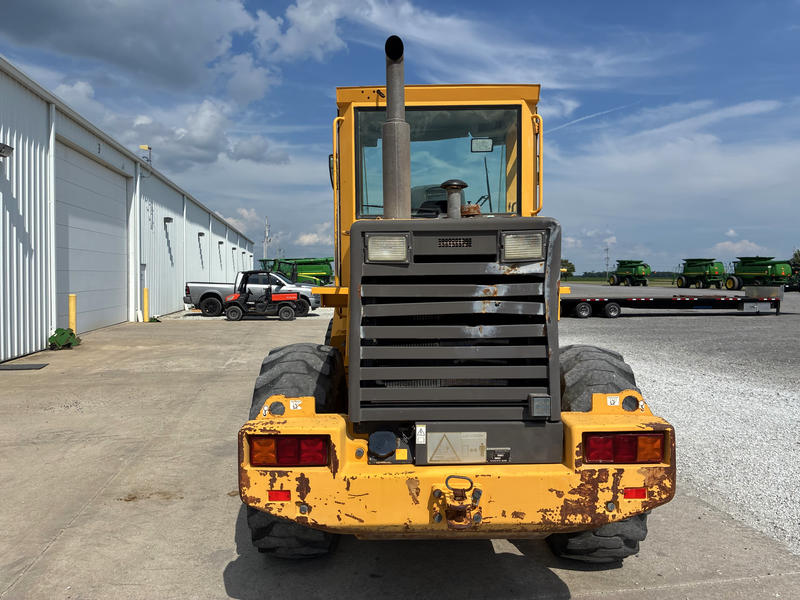 Mowrey_Auction's tweet photo. 1996 Volvo L50C Loader, Cab Air Heat, 17.5-25 Tires, Hydraulic Quick Coupler, 88" Bucket, Fenders, 7680 Hours. Asking $29,500. https://t.co/CwytcEdYot