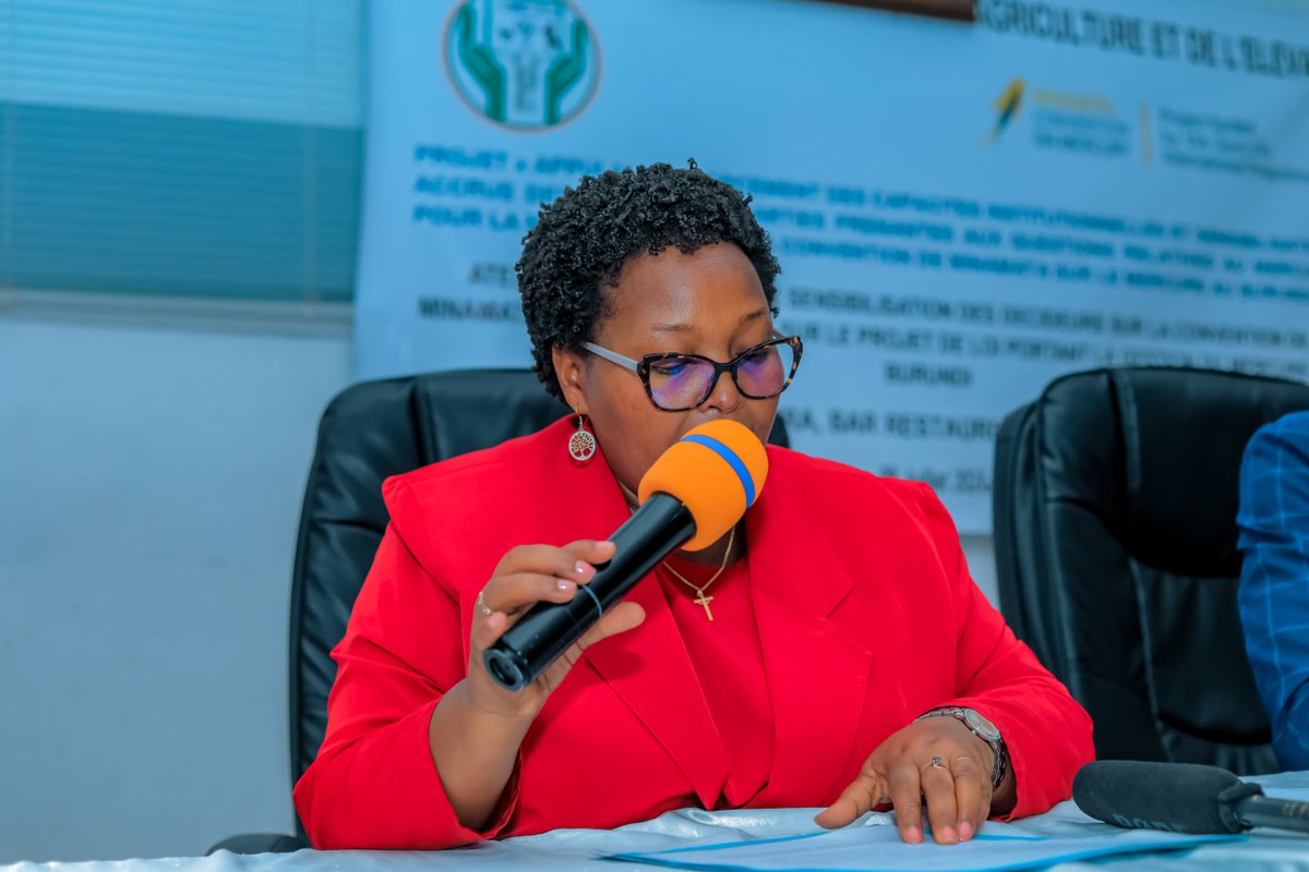 BMineagrie's tweet photo. Ce Mercredi 8 juin, @BMineagrie, à travers l' #OBPE, a ouvert un atelier d'information et de sensibilisation des décideurs sur la Convention de Minamata et le projet de loi portant gestion du mercure au 🇧🇮. Une étape importante pr renforcer la protection de l'environnement. https://t.co/GLlCi0lNxk