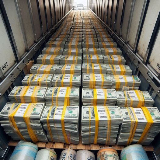 Maansi880317's tweet photo. 💸 What's your first purchase?
 A) House 🏠
 B) Car 🚗
 C) Gold 🪙 
D) Nothing https://t.co/N9XqO55p8w