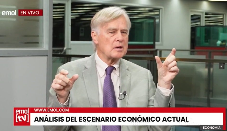 GAMBA_CL's tweet photo. Klaus Schmidt-Hebbel dio una clase magistral sobre por qué la megarreforma debe ser aprobada https://t.co/cmUWmvay9Y https://t.co/c3pnhFcP7W