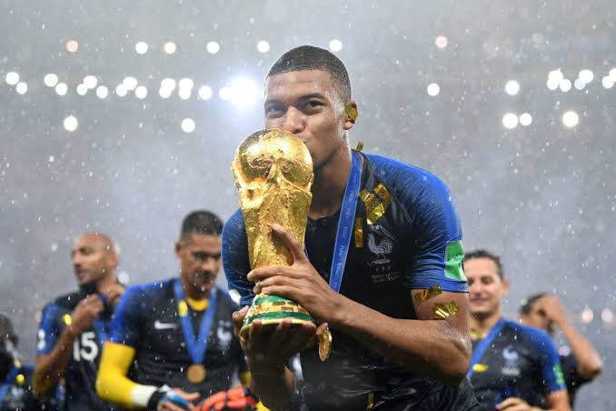 Bombillismo3's tweet photo. Mr. Champions.                         Mr Mundiales. https://t.co/WiMYdIJEnJ