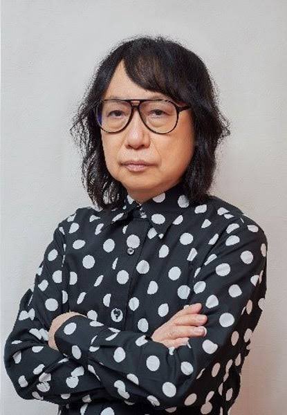 TkyRockfield's tweet photo. 音楽評論家の"マサ・イトウ"こと
伊藤政則(せいそく:本名 まさのり)さんのお誕生日です🎂🤘🤓

"Masa Ito"というポール・ギルバートの曲がある※Burning Organの隠しトラック

このヤング・ギターの表紙は店頭で見てマジでブッ飛んだ💥
「伊藤政則のロックTV！」はBSフジで月1で放送中 https://t.co/mjybyvMiVo