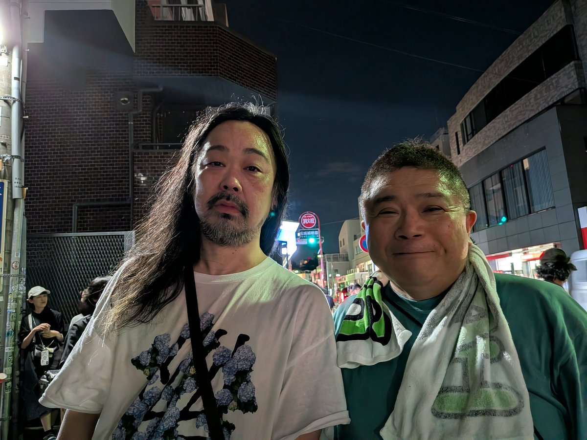b677qp's tweet photo. みなさんおはようございます😃
昨夜の下北沢SHELTERが、楽しすぎた♪　日常で代わり映えのない今日、大丈夫か？僕。

ほっぺたが強張ってる。「普段使わない筋肉は痛くなる」。どんだけ普段笑ってないんだよ（笑）
職場に向かってます。Keep fighting💥 https://t.co/85L8X8kHRU