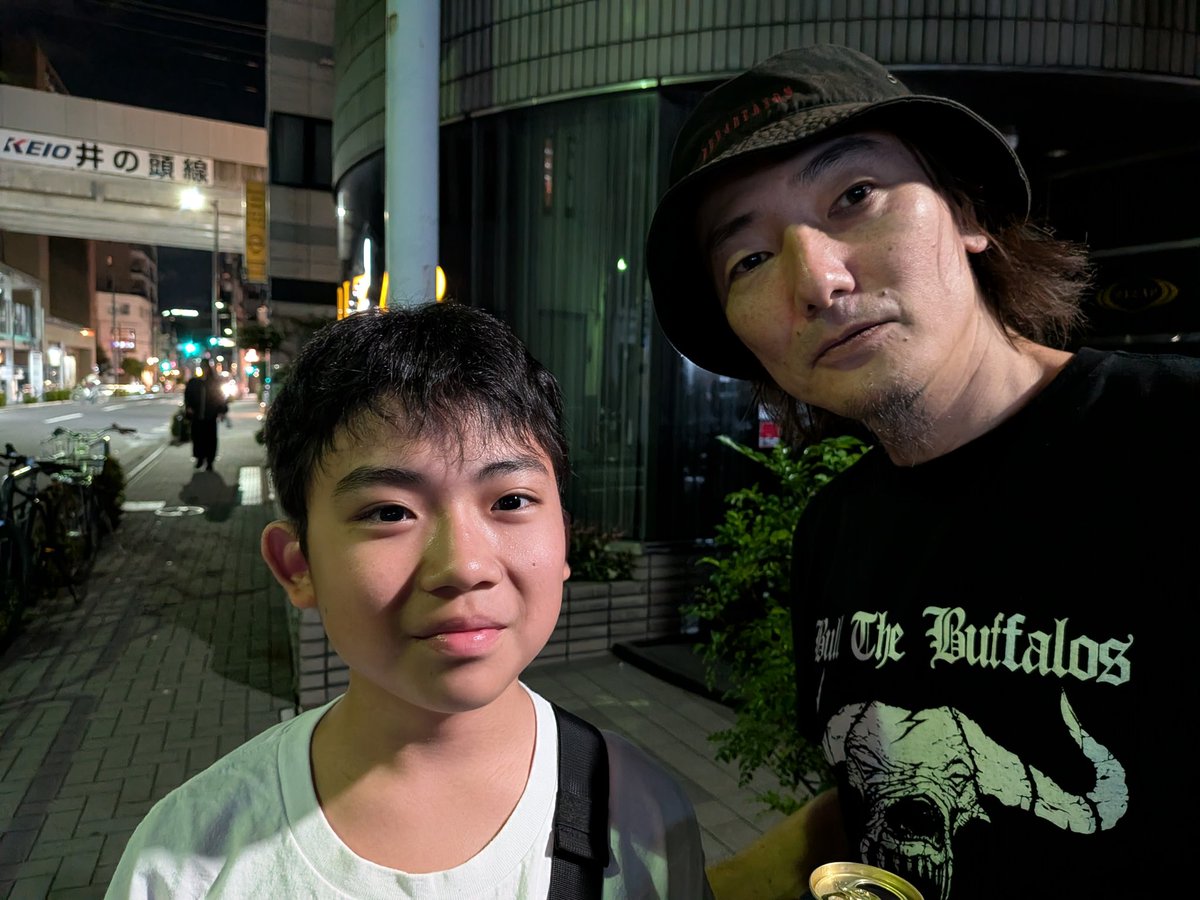 b677qp's tweet photo. みなさんおはようございます😃
昨夜の下北沢SHELTERが、楽しすぎた♪　日常で代わり映えのない今日、大丈夫か？僕。

ほっぺたが強張ってる。「普段使わない筋肉は痛くなる」。どんだけ普段笑ってないんだよ（笑）
職場に向かってます。Keep fighting💥 https://t.co/85L8X8kHRU