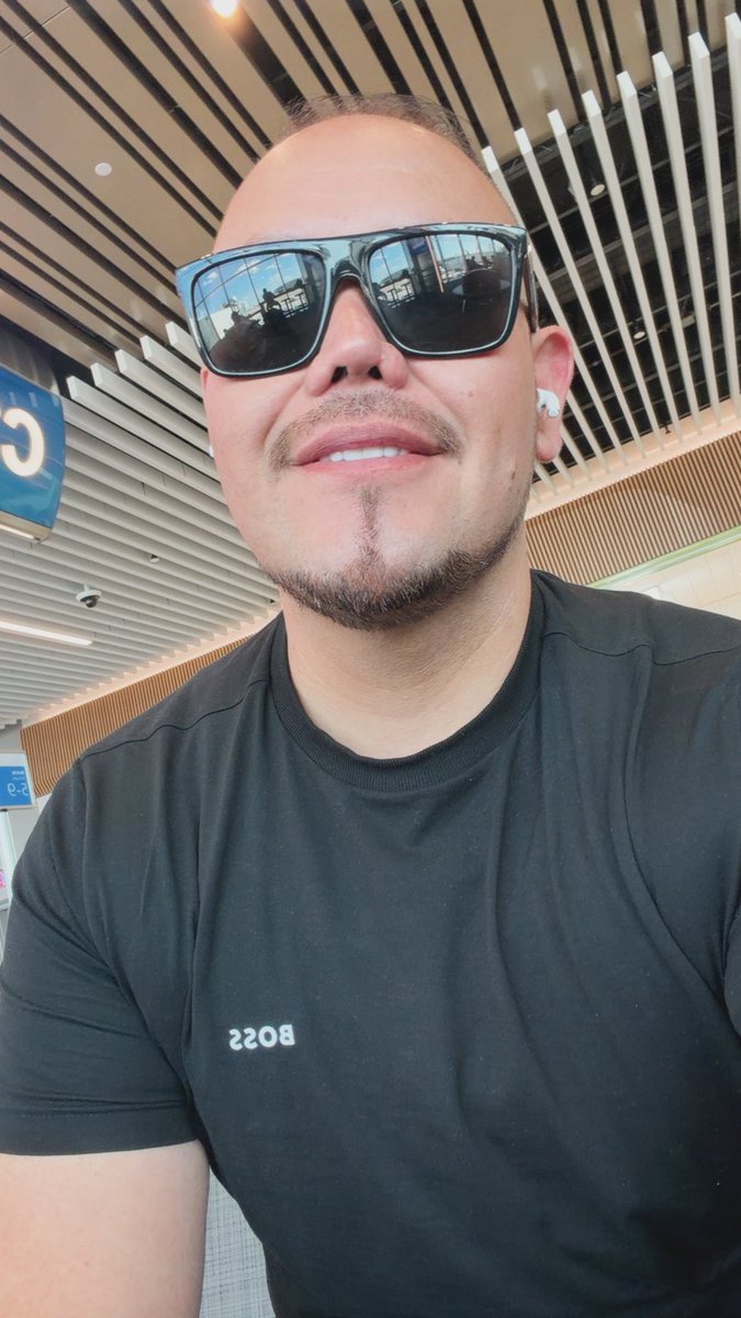jjacr22's tweet photo. Just landed 🛬 back to USA 🇺🇸 https://t.co/7If2a28TyG