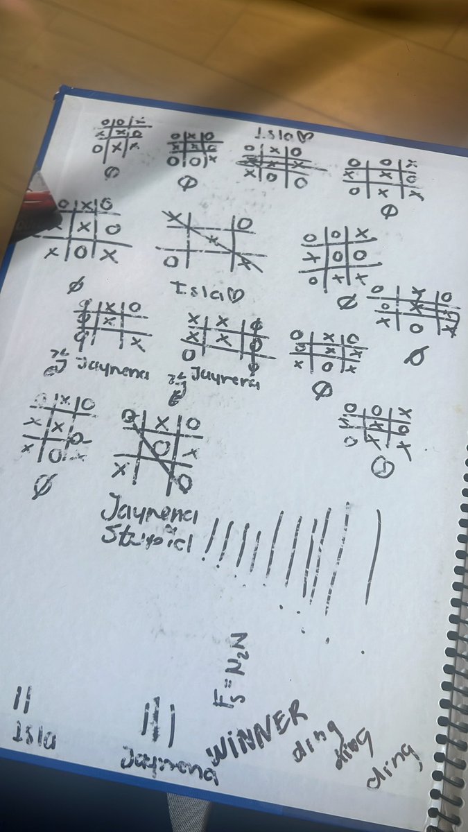 islaahidalgo's tweet photo. con razón debíamos mate 1 mate 2 mate 3 mate 4 mate 5 mate 6 mate 7 mate 8 y todas las materias @_ximenaescobedo https://t.co/33SD4ymoxR
