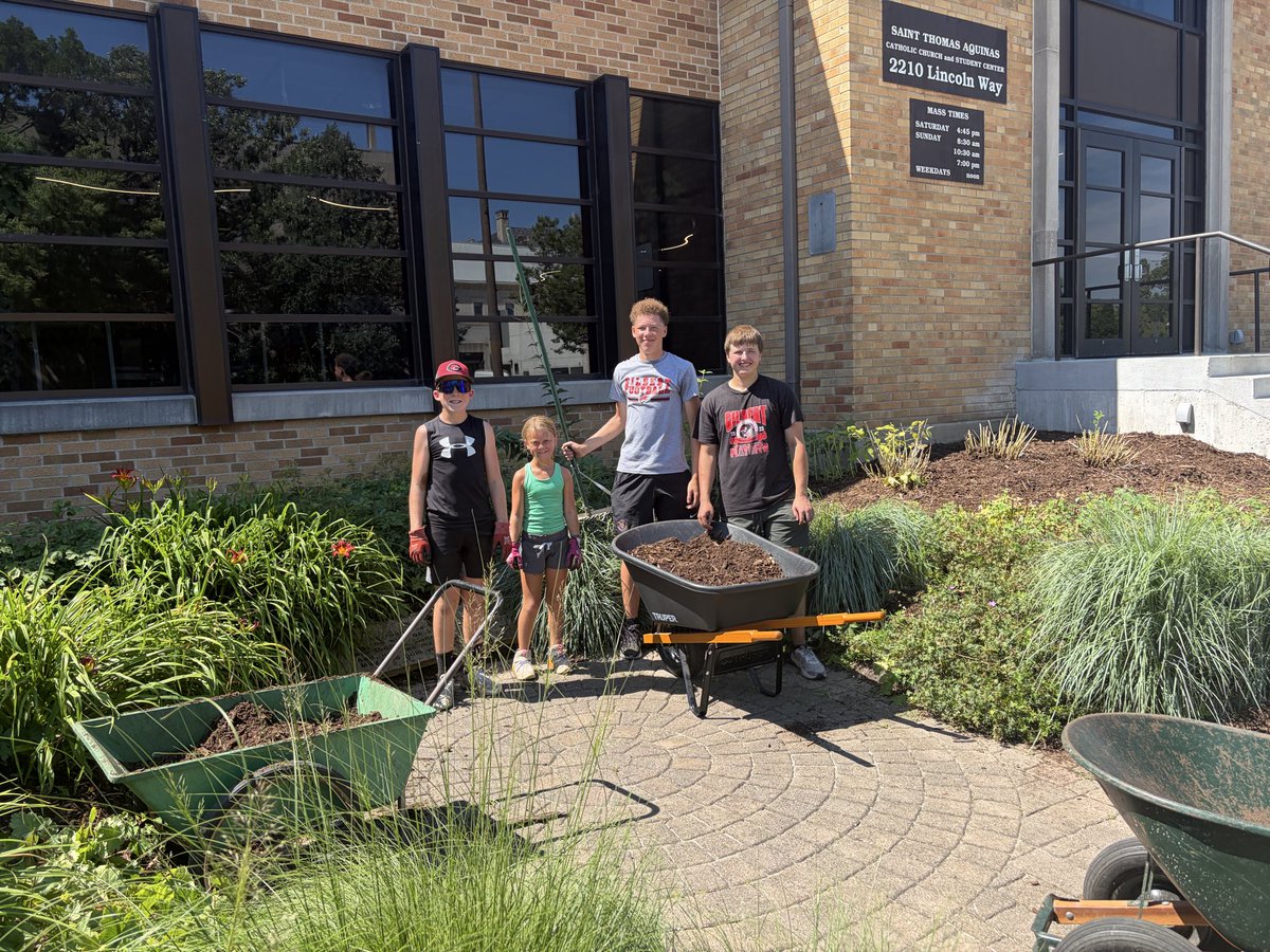 Gilbert__FB's tweet photo. 🔥🏈LEADERSHIP IS SERVICE!!🏈🔥

Kody K, Cooper M, Owen M, Mason L, Mya L, Nick S, Isaac S, and Jack G (not pictured) spent their off day on Wednesday giving back to a big supporter of the program by assisting with a landscaping project. It was a fun morning of work!  Great job! https://t.co/PR2p9VtQZs