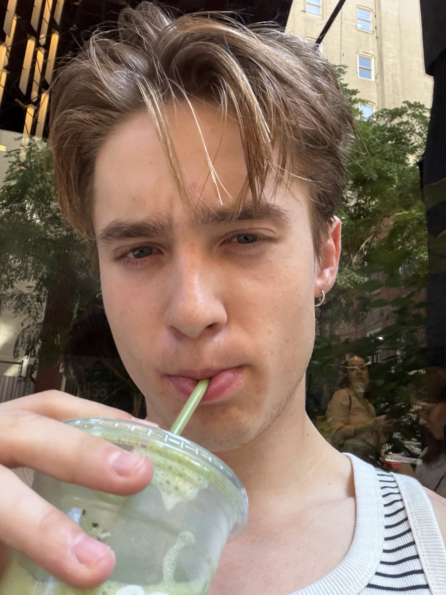 olivermuhl's tweet photo. Never saying no to matcha https://t.co/Z0V3syxLOc