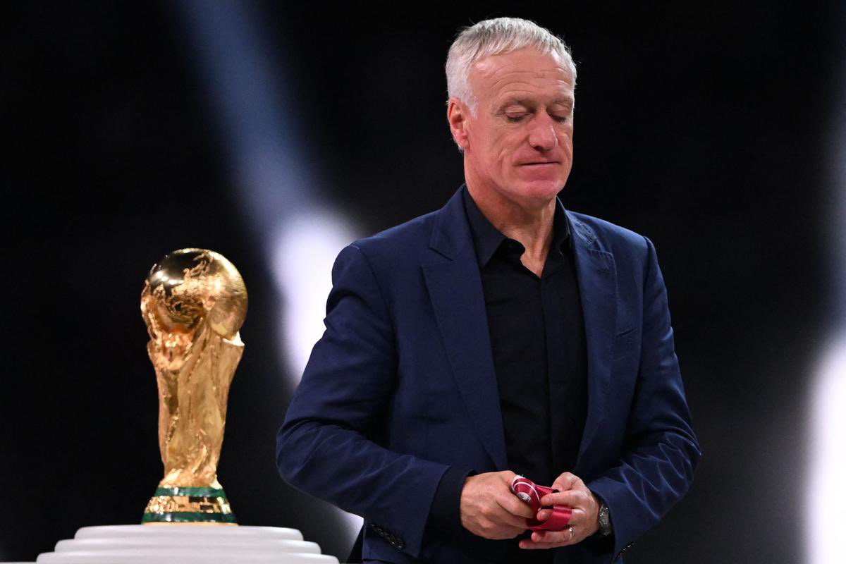 _BeFootball's tweet photo. 🚨 HISTORIQUE ! 19 VICTOIRES EN COUPE DU MONDE POUR DIDIER DESCHAMPS 🇫🇷 !!!!!! 🐐🤩

C’ÉTAIT ÉVIDEMMENT DU JAMAIS VU, DONC DD L’A FAIT. ✅ 

19/24. 😭 https://t.co/4ViXhYzDu1