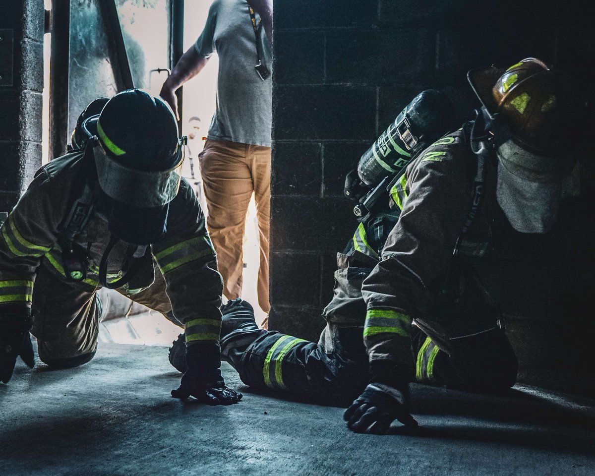 MSFireAcademy's tweet photo. Week 3 was Search & Rescue Week for #Class222! They covered Chapters 6, 12, 15, 17, and 19: Building Construction, Ladders, Forcible Entry, Search & Rescue, and Firefighter Survival. They entered the building and made their first grab! #MSFA https://t.co/O26v6UDrpk