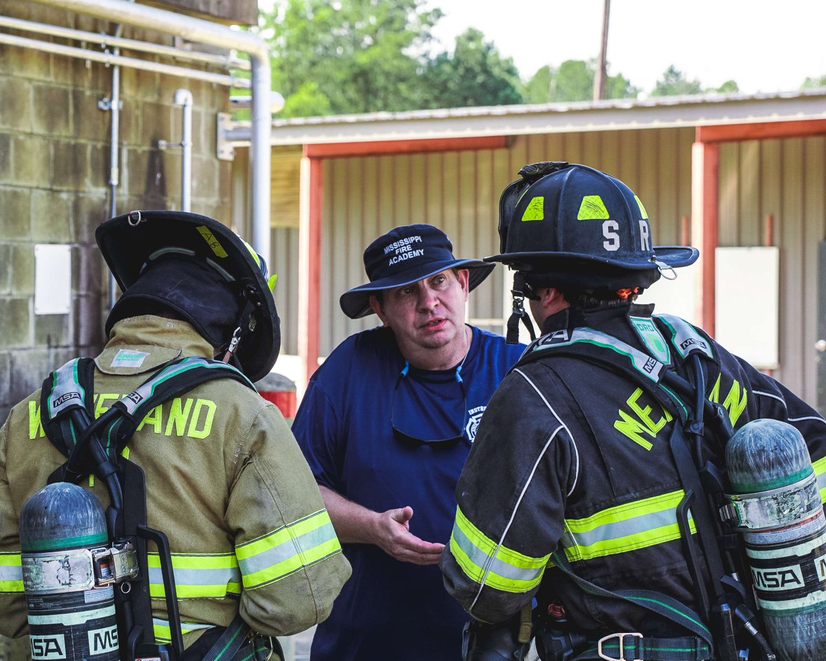 MSFireAcademy's tweet photo. Week 3 was Search & Rescue Week for #Class222! They covered Chapters 6, 12, 15, 17, and 19: Building Construction, Ladders, Forcible Entry, Search & Rescue, and Firefighter Survival. They entered the building and made their first grab! #MSFA https://t.co/O26v6UDrpk